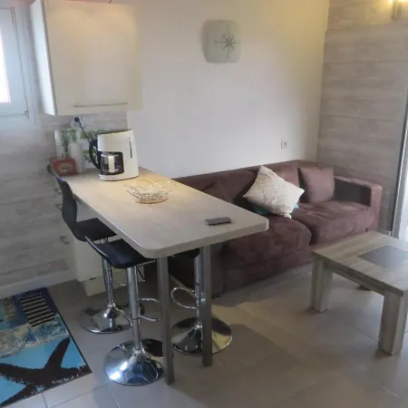 Bel Neuf Proche Richelieu, 6 Pers, Parking Inclus - Fr-1-723-79 Apartment *